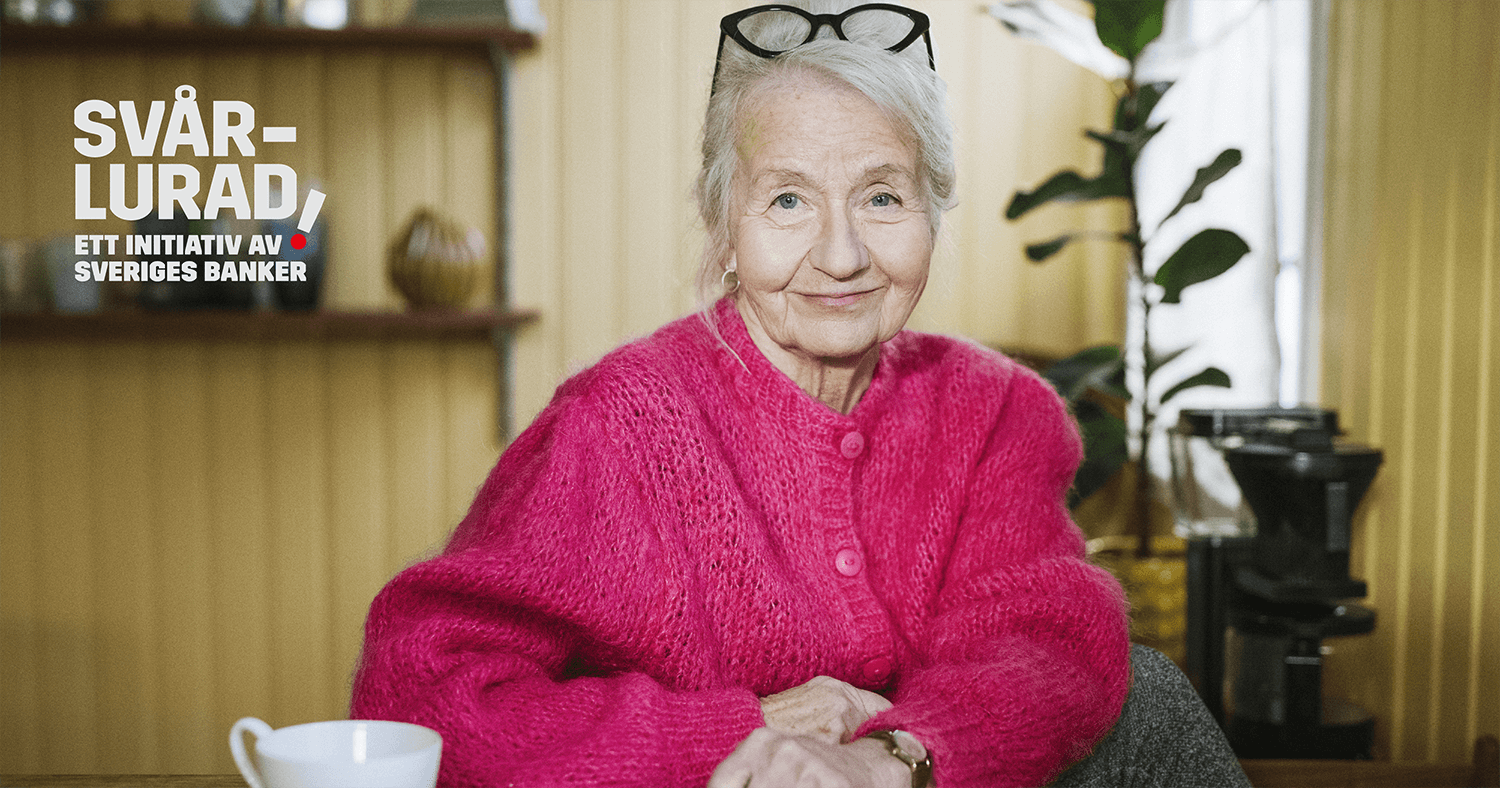 En äldre kvinna i sitt hem